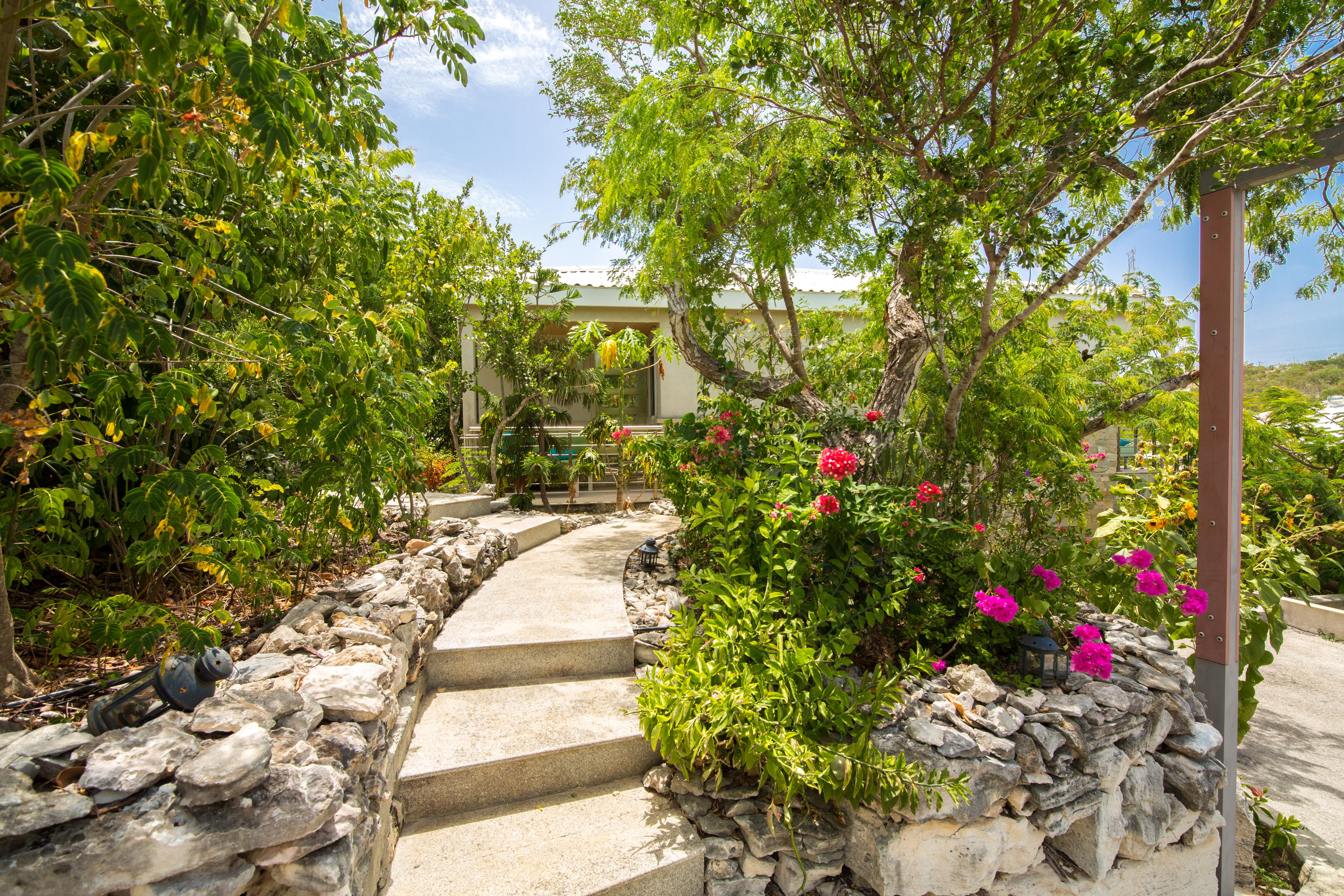 One On Marlin Resort (Adults Only) Turtle Cove Экстерьер фото